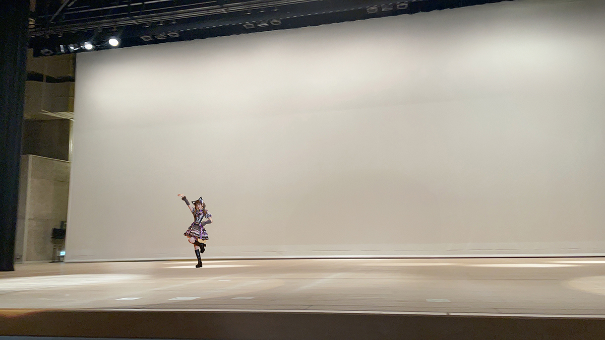 特大の白幕背景